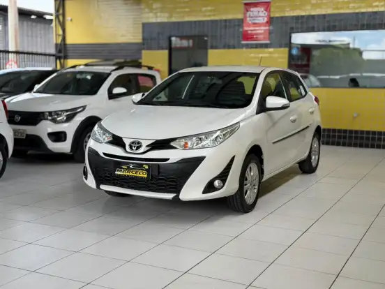 TOYOTA-YARIS-2019
