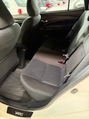 TOYOTA-YARIS-2019