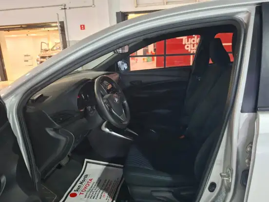 TOYOTA-YARIS-2019