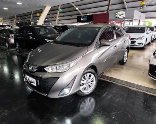 TOYOTA-YARIS-2019