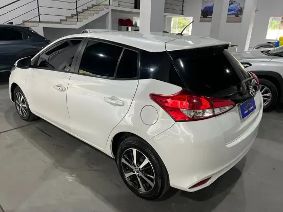 TOYOTA-YARIS-2022