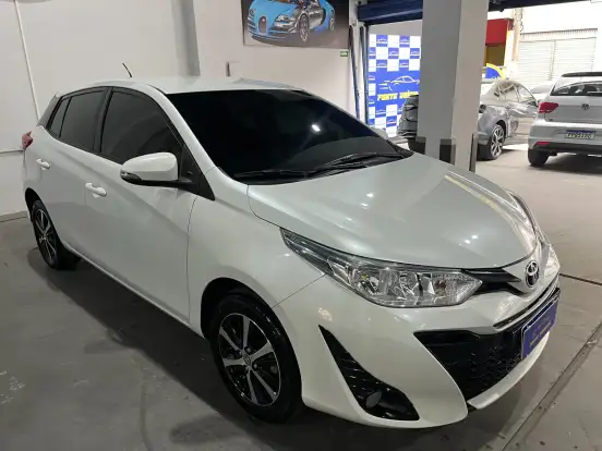 TOYOTA-YARIS-2022