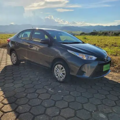 TOYOTA-YARIS-2024