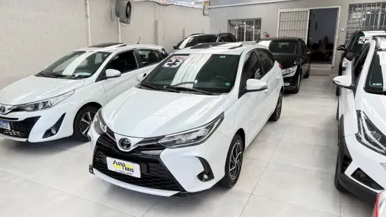 TOYOTA-YARIS-2022