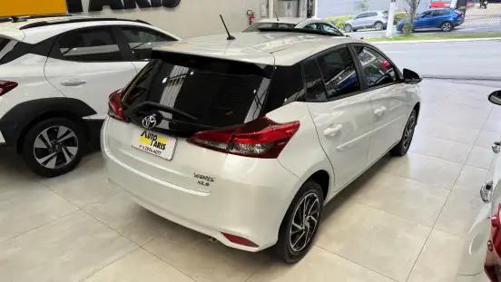 TOYOTA-YARIS-2022