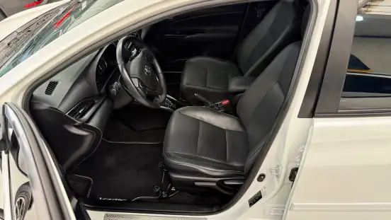 TOYOTA-YARIS-2022