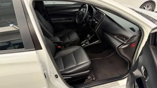 TOYOTA-YARIS-2022