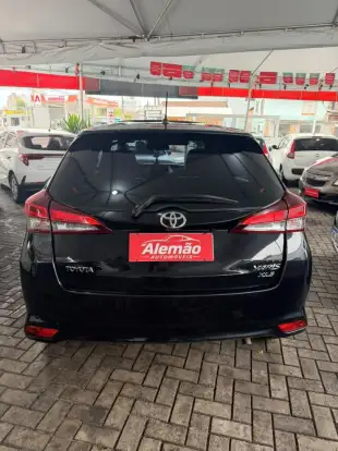 TOYOTA-YARIS-2018