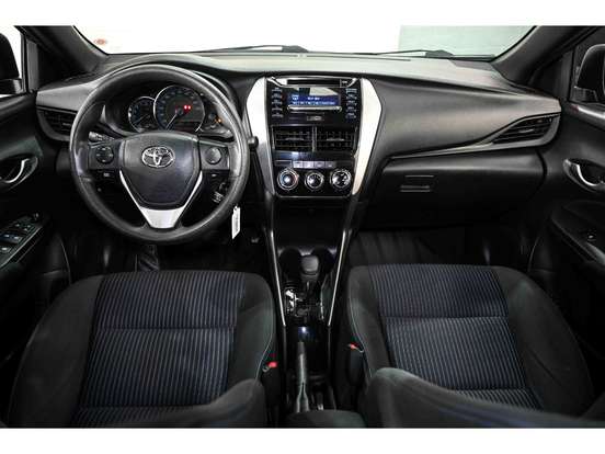 TOYOTA-YARIS-2018
