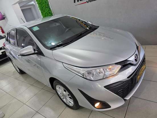TOYOTA-YARIS-2018