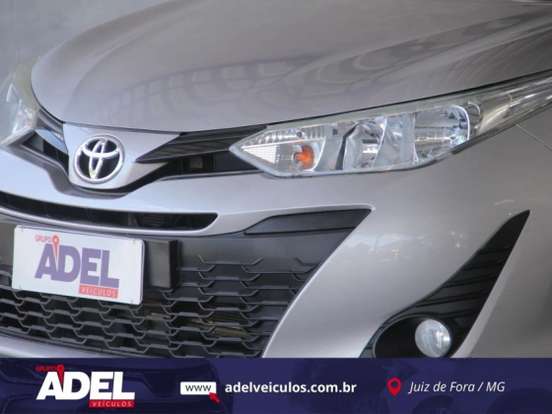 TOYOTA-YARIS-2019