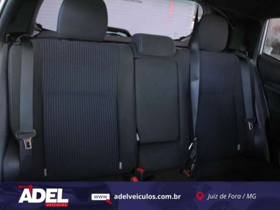 TOYOTA-YARIS-2019