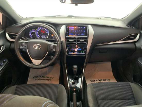 TOYOTA-YARIS-2019