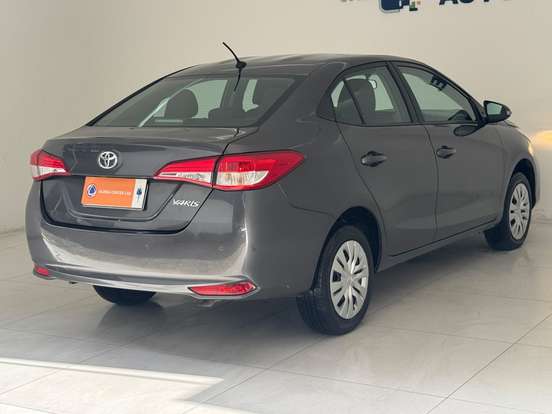 TOYOTA-YARIS-2022