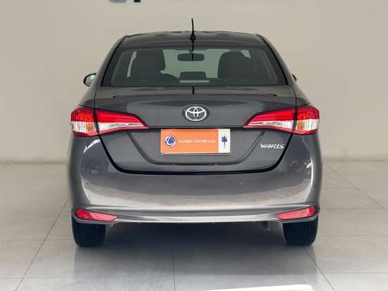 TOYOTA-YARIS-2022