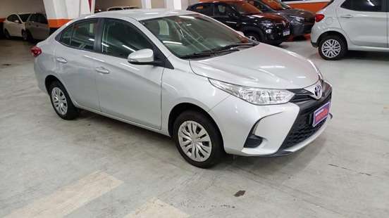 TOYOTA-YARIS-2024