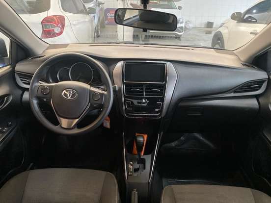 TOYOTA-YARIS-2024