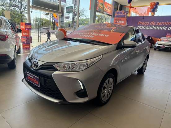 TOYOTA-YARIS-2024