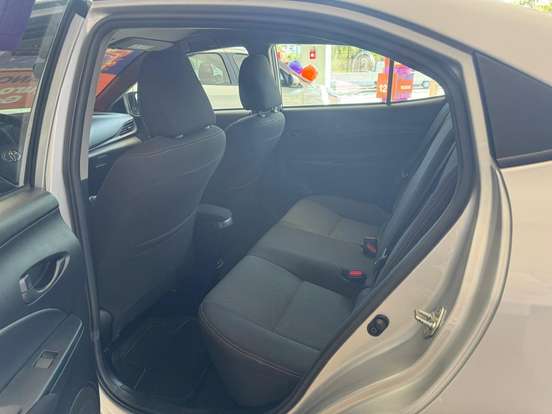 TOYOTA-YARIS-2024