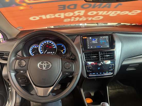 TOYOTA-YARIS-2024