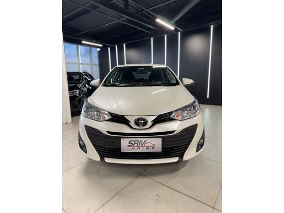 TOYOTA-YARIS-2018