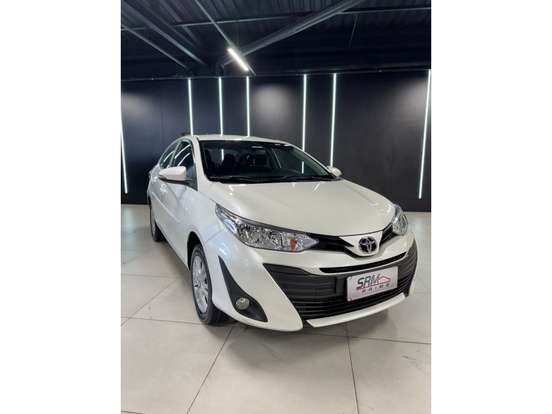 TOYOTA-YARIS-2018