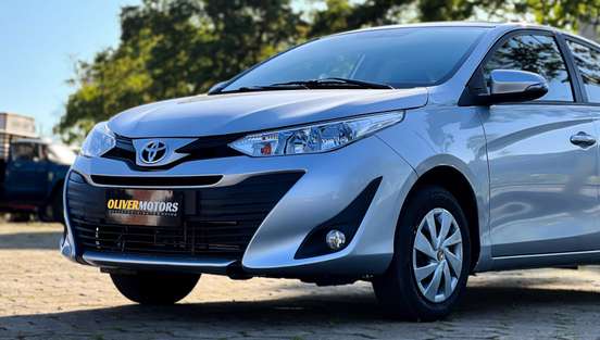 TOYOTA-YARIS-2019