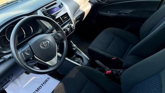TOYOTA-YARIS-2019