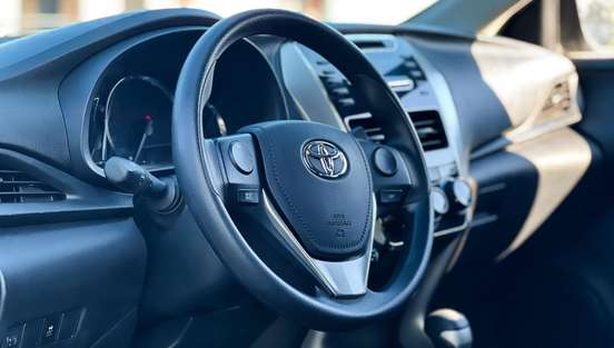 TOYOTA-YARIS-2019