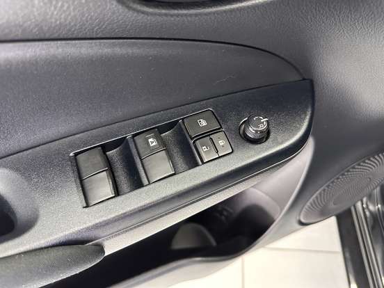 TOYOTA-YARIS-2024