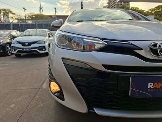 TOYOTA-YARIS-2021