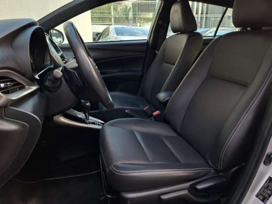 TOYOTA-YARIS-2021