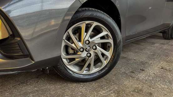 TOYOTA-YARIS-2023