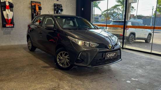 TOYOTA-YARIS-2023