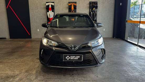 TOYOTA-YARIS-2023
