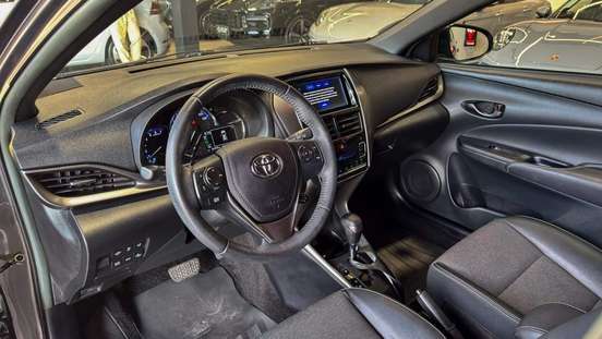 TOYOTA-YARIS-2023