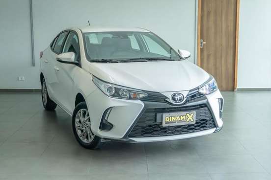 TOYOTA-YARIS-2023