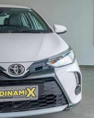 TOYOTA-YARIS-2023