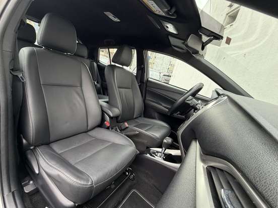 TOYOTA-YARIS-2020