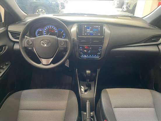 TOYOTA-YARIS-2024