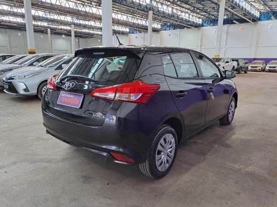 TOYOTA-YARIS-2024