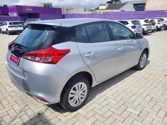 TOYOTA-YARIS-2024