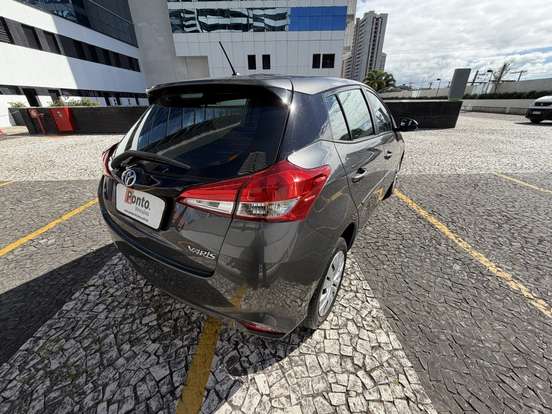 TOYOTA-YARIS-2024