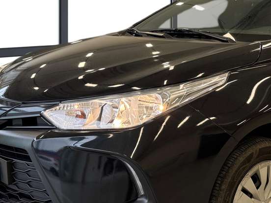 TOYOTA-YARIS-2023