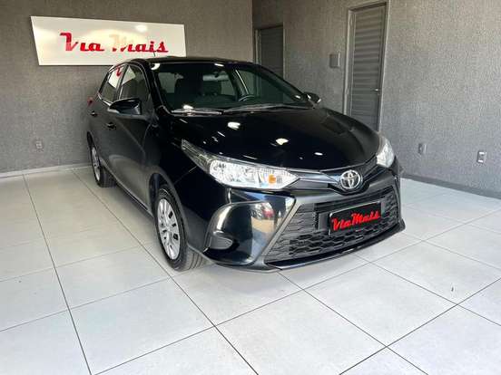 TOYOTA-YARIS-2024