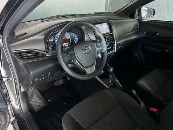 TOYOTA-YARIS-2024