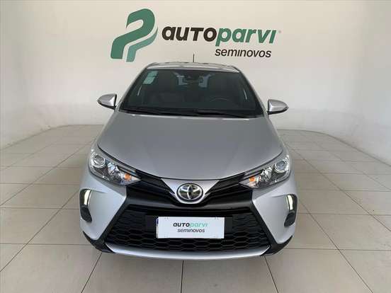 TOYOTA-YARIS-2022