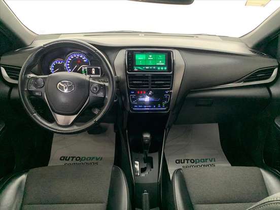 TOYOTA-YARIS-2022
