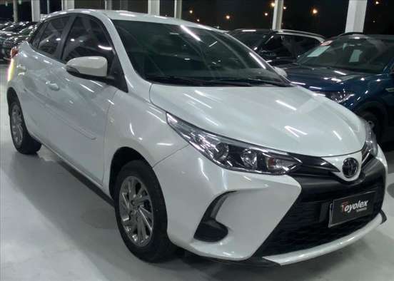 TOYOTA-YARIS-2022