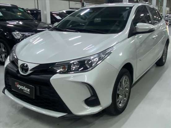 TOYOTA-YARIS-2022